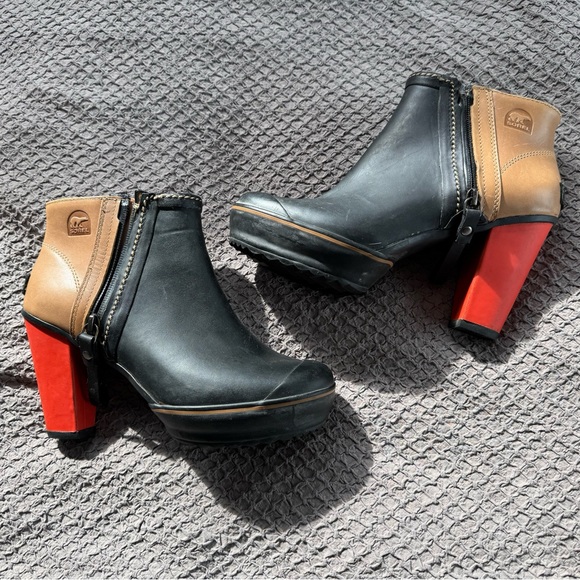 Sorel Shoes - Fun Sorel heeled boot in EUC